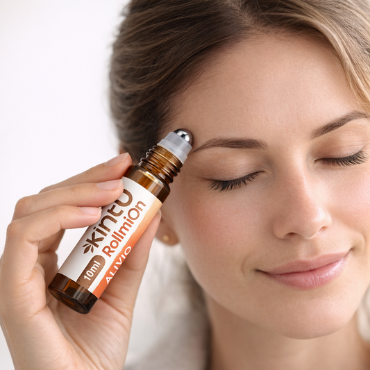 Roll-On Alivio aplicado en ritual de bienestar y autocuidado